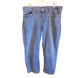 Levi Light wash mid rise‎ crop jeans